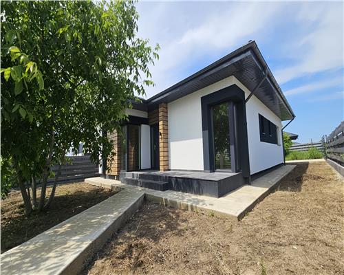 Casa plan parter de vanzare in zona Bucium Visan