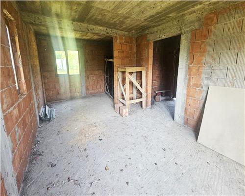 Casa individuala de vanzare in zona Barnova