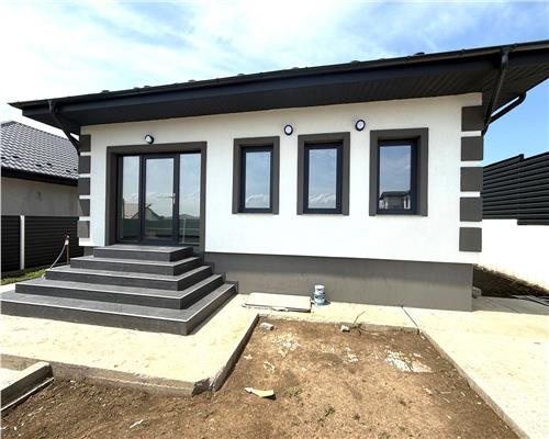Casa P, 4 cam, 2 bai, beci, Miroslava Iasi Miroslava