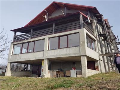 Proprietate deosebita in Bucium,  teren extins si panouri solare