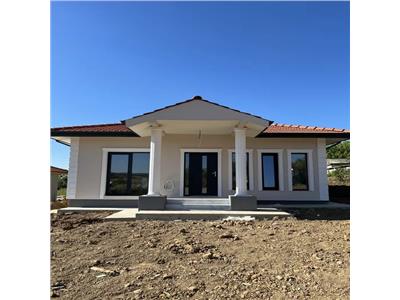 Casa noua, constructie solida, camere luminoase – Bucium Visan