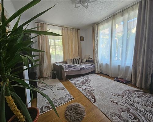 Casa eleganta in Bucium – Lidl, curte frumos amenajata si vegetatie matura