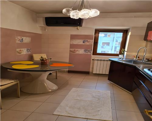 Inchiriez apartament 3 cam, decomandat, zona Podu Ros  Cantemir
