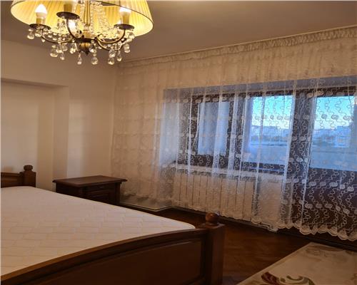 Inchiriez apartament 3 cam, decomandat, zona Podu Ros  Cantemir