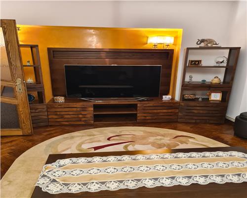 Inchiriez apartament 3 cam, decomandat, zona Podu Ros - Cantemir