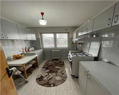Apartament 3 camere semidecomandat, 67 mp, Podu Ros!
