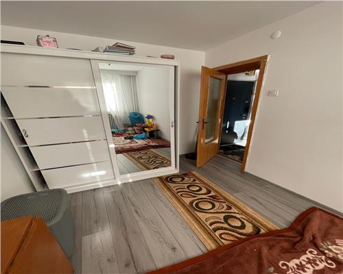 Apartament 3 camere semidecomandat, 67 mp, Podu Ros!