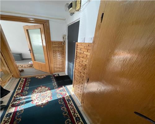 Apartament 3 camere semidecomandat, 67 mp, Podu Ros!