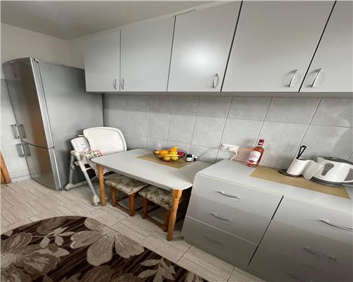 Apartament 3 camere semidecomandat, 67 mp, Podu Ros!