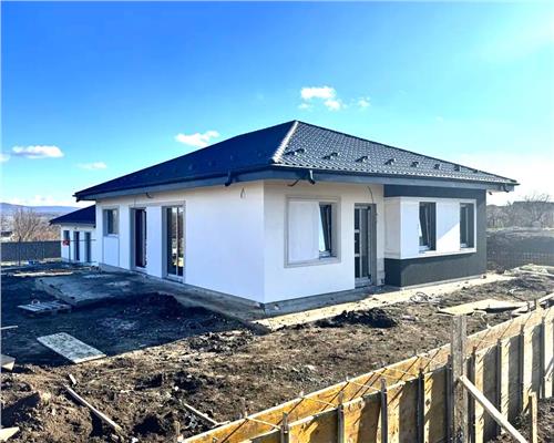 Casa Parter – 3 dormitoare, 2 bai, 92 mp utili – Zona Horpaz