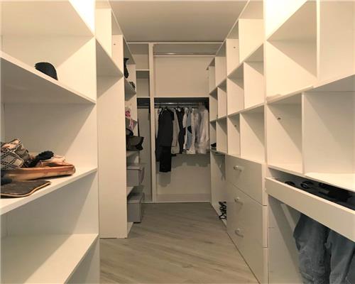 Apartament de  vanzare 4 Cam, 2 bai, garaj, Visoianu Lunca Cetatuii