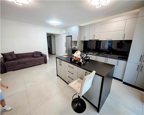 Apartament 3 camere de inchiriat, Mercury Mary Central