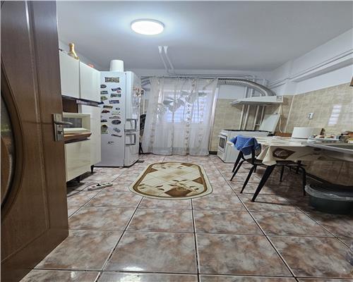 Apartament 3 camere decomandat, zona Frumoasa, 72 mp, mobilat Iasi