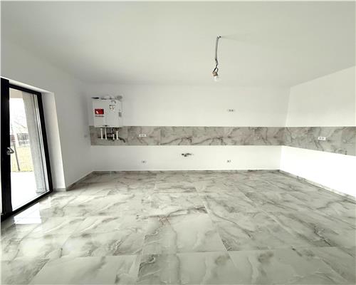 Vila de Vis Casa Ciurbesti – 3 Camere, 500 mp Teren, Liniste si Confort!