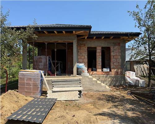 Vilă de VisCasa Ciurbesti – 3 Camere, 500 mp Teren, Liniște și Confort! Ciurbesti