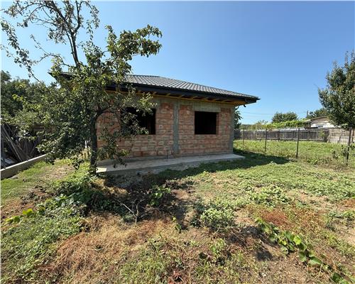 Vilă de VisCasa Ciurbesti – 3 Camere, 500 mp Teren, Liniște și Confort!