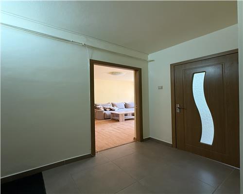Apartament 2 cam,  semi  decomandat, de vanzare zona Tatarasi  Ateneu