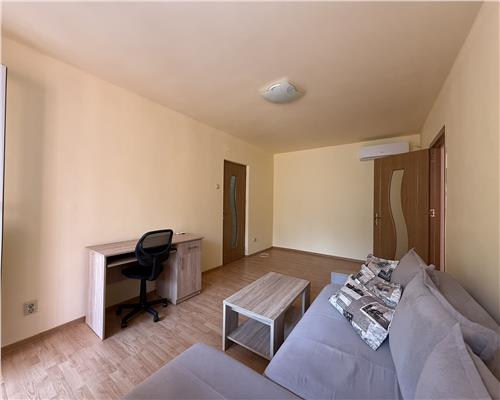Apartament 2 cam,  semi  decomandat, de vanzare zona Tatarasi  Ateneu