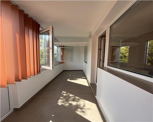 Apartament 2 cam,  semi  decomandat, de vanzare zona Tatarasi  Ateneu
