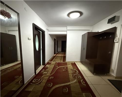 Inchiriez apartament 3 camere, decomandat, Zona Nicolina  Podu Ros