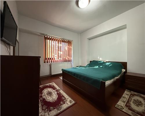 Inchiriez apartament 3 camere, decomandat, Zona Nicolina  Podu Ros