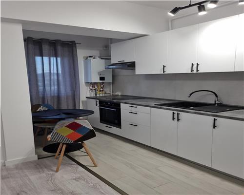 Inchiriez apartament 1 camere, open space, Complex Solumnia