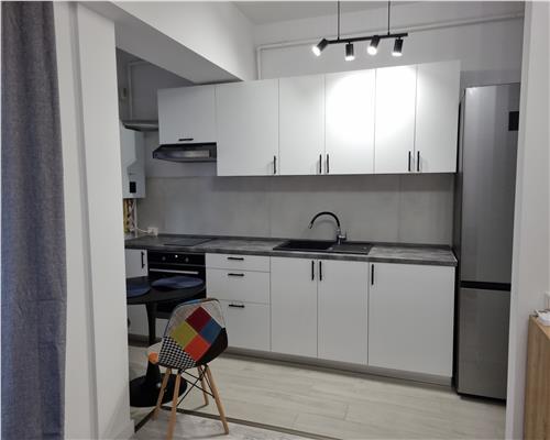 Inchiriez apartament 1 camere, open space, Complex Solumnia