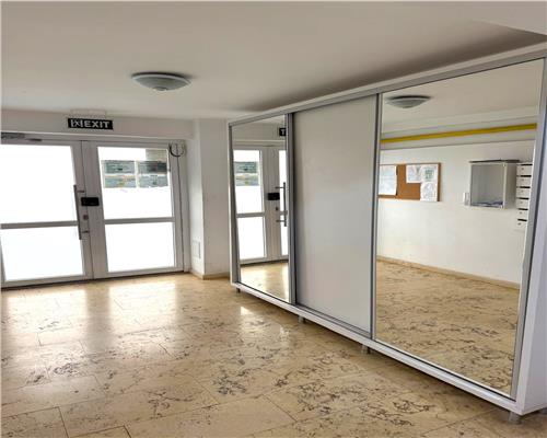 Apartament mobilat si utilat, parcare, 61 mp, Valea Adanca