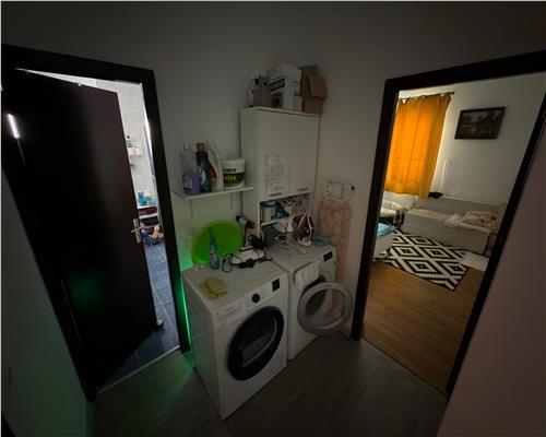 Tomesti apartament 4 camere decomandat mobilat, bloc nou!