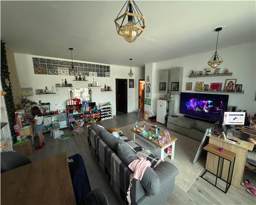 Tomesti apartament 4 camere decomandat mobilat, bloc nou!