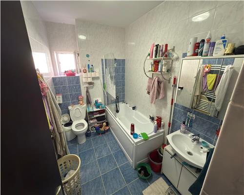 Tomesti apartament 4 camere decomandat mobilat, bloc nou!
