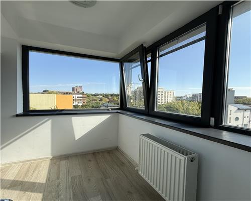 Inchiriez apartament 3 camere, open space, Zona Centru  Palas