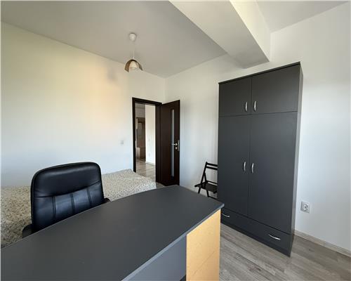 Inchiriez apartament 3 camere, open space, Zona Centru  Palas