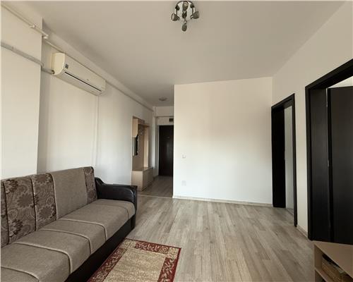 Inchiriez apartament 3 camere, open space, Zona Centru  Palas