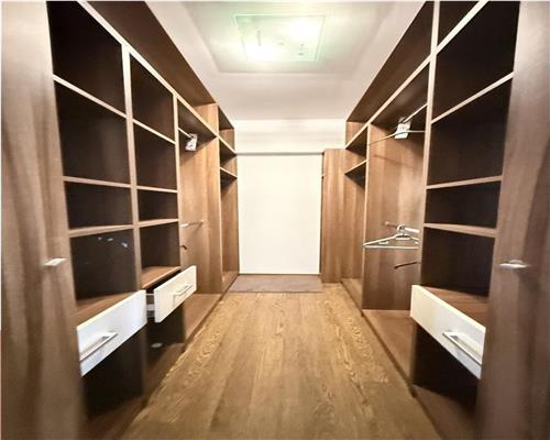 Apartament 3 camere de vanzare Podul de Fier
