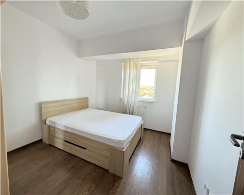 Apartament 3 camere de vanzare Podul de Fier