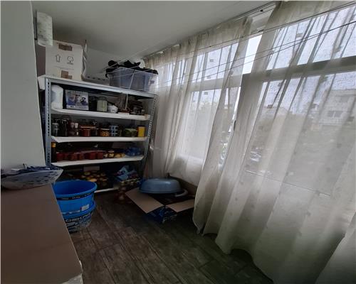 Apartament 3 camere nedecomandat, 60 mp, Podu Ros  Tesatura!