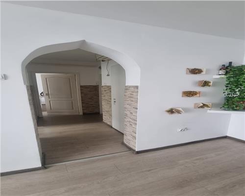 Apartament 3 camere semidecomandat, Podu Ros  Primaverii!
