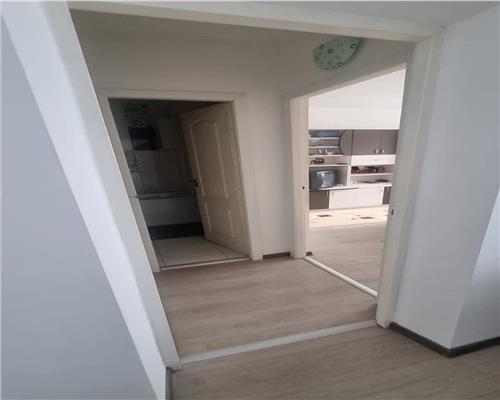 Apartament 3 camere semidecomandat, Podu Ros  Primaverii!