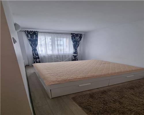 Apartament 3 camere semidecomandat, Podu Ros  Primaverii!