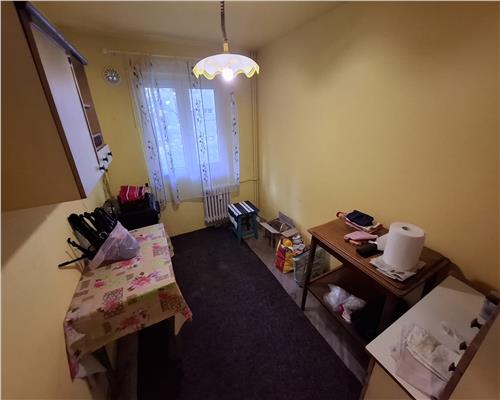 Apartament 3 camere confort redus Podu Ros  Decebal!