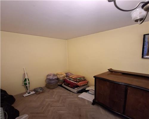 Apartament 3 camere confort redus Podu Ros  Decebal!