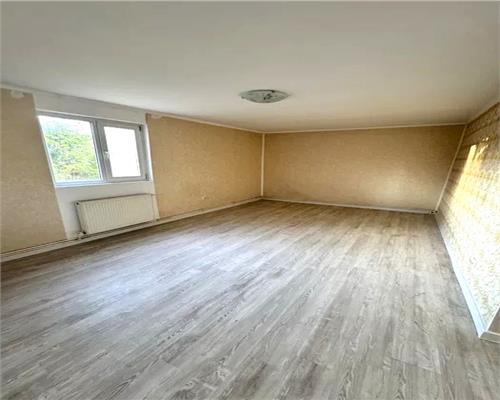 Casa in Cartier Editurii, 4 cam,  400, libera,  Lunca Cetatuii Iasi