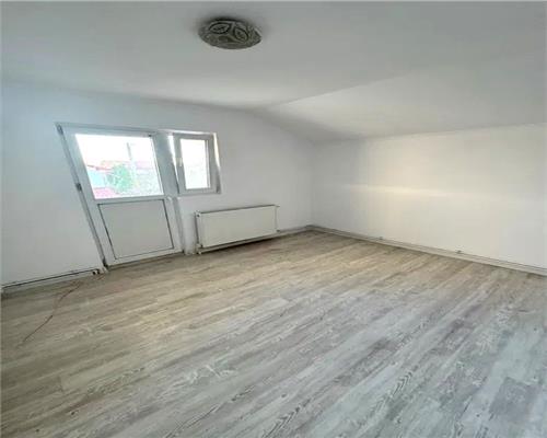 Casa in Cartier Editurii, 4 cam,  400, libera,  Lunca Cetatuii Iasi