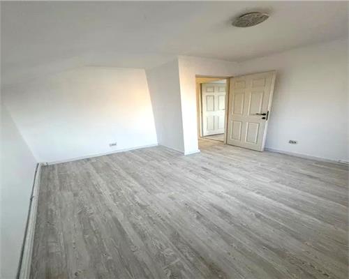 Casa in Cartier Editurii, 4 cam,  400, libera,  Lunca Cetatuii Iasi