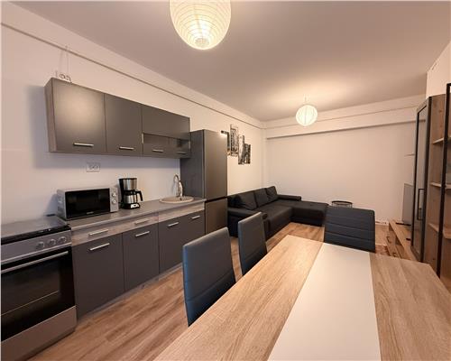 Inchiriez apartament 3 camere, open space, Zona Podul de Fier Complex Roua Residence