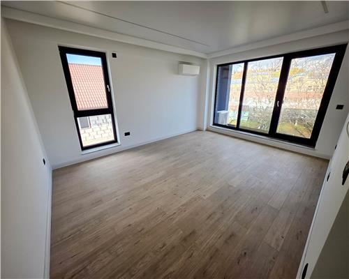 CENTRAL, Ap 1 camera finalizat, Parcare inclusa!