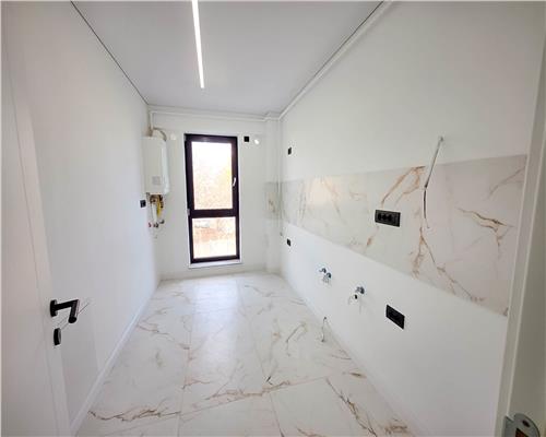 CENTRAL, Ap 1 camera finalizat, Parcare inclusa!