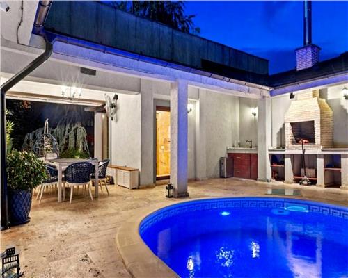 Vila deosebita cu piscina proprie, sector 6, Bucuresti