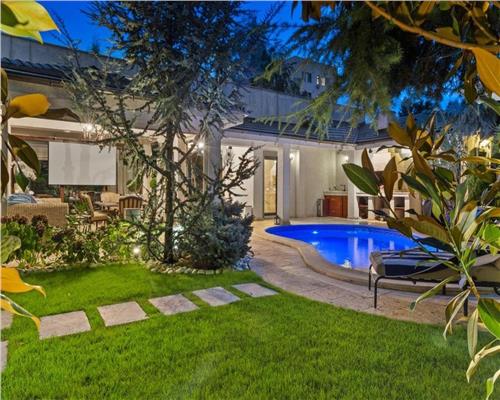 Vila deosebita cu piscina proprie, sector 6, Bucuresti